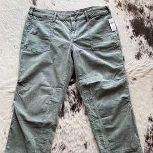 NWT PILCRO "The Wanderer" green corduroy sz 34